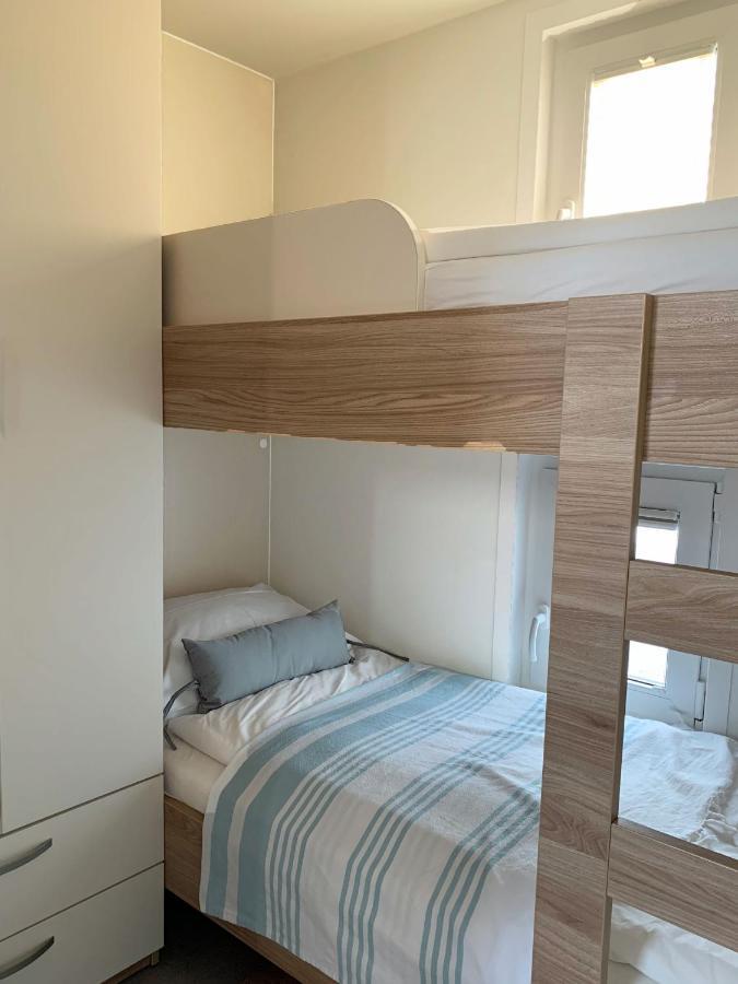 Bonita Houseboat Apartment Portorose Bagian luar foto