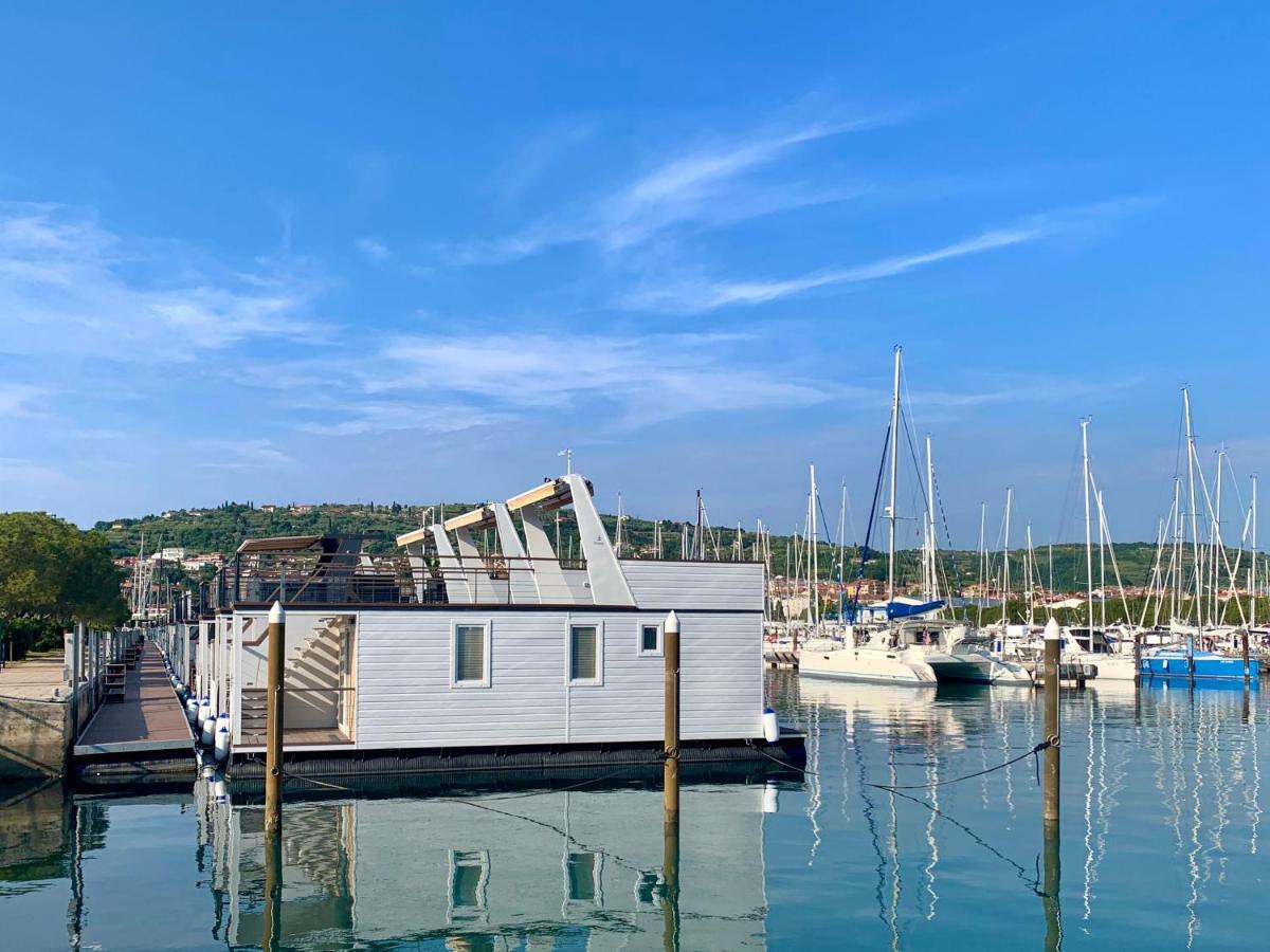 Bonita Houseboat Apartment Portorose Bagian luar foto