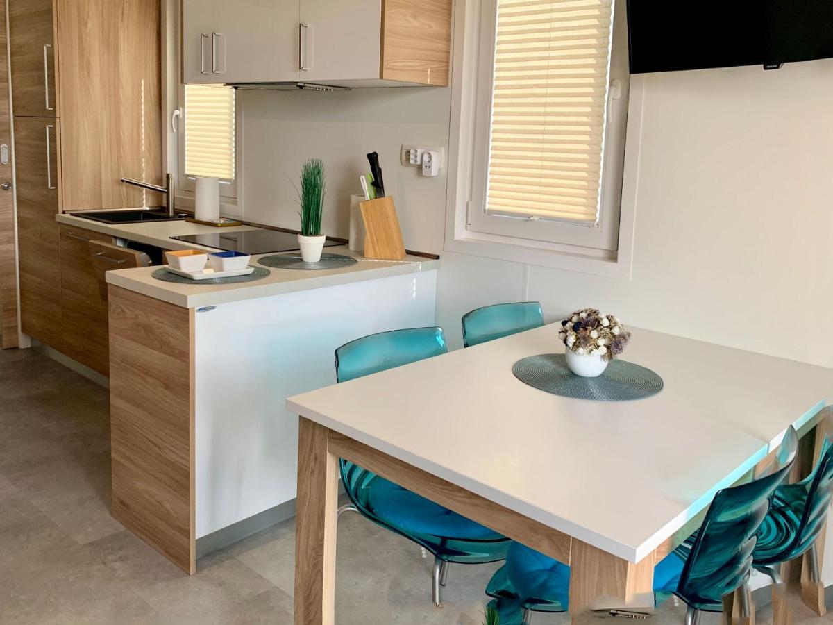 Bonita Houseboat Apartment Portorose Bagian luar foto