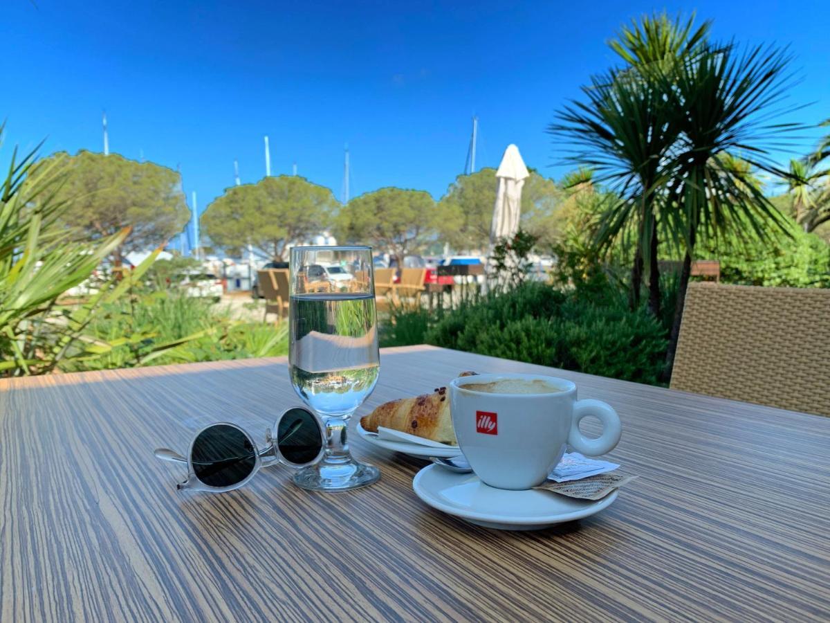 Bonita Houseboat Apartment Portorose Bagian luar foto